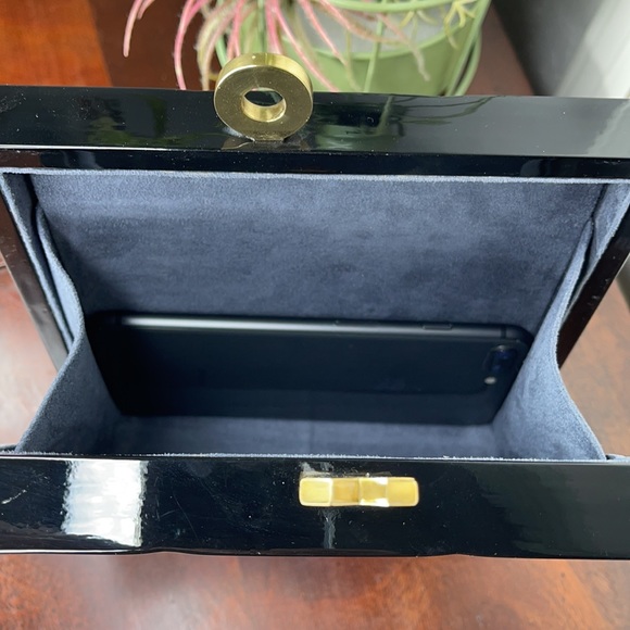 Kayu Kiss Clutch - Picture 11 of 14